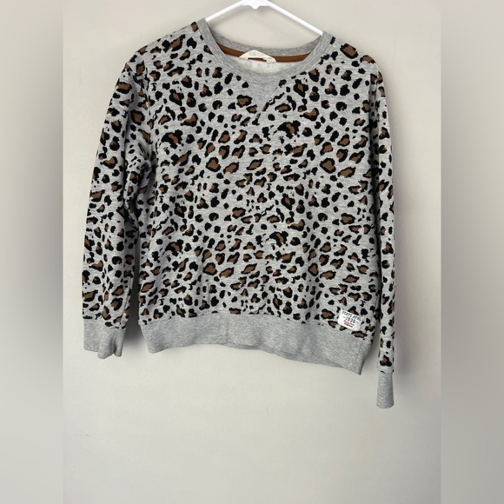 H&M Gray‎ Leopard Print Sweater